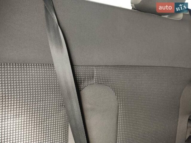 Сірий Опель Віваро, об'ємом двигуна 2.5 л та пробігом 248 тис. км за 13650 $, фото 35 на Automoto.ua