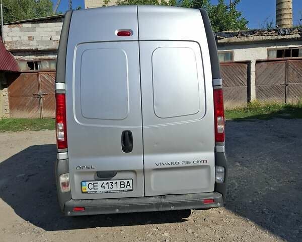 Серый Опель Виваро, объемом двигателя 2.5 л и пробегом 320 тыс. км за 10800 $, фото 7 на Automoto.ua