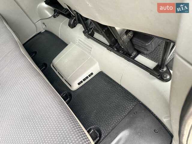 Серый Опель Виваро, объемом двигателя 2 л и пробегом 223 тыс. км за 12900 $, фото 24 на Automoto.ua