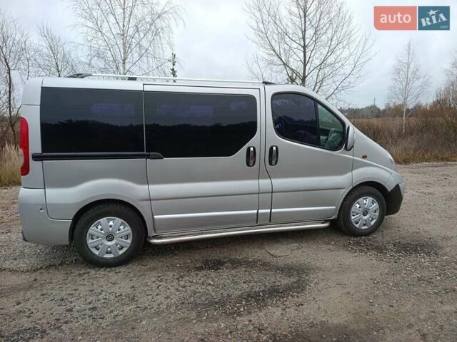 Серый Опель Виваро, объемом двигателя 2 л и пробегом 290 тыс. км за 10300 $, фото 8 на Automoto.ua