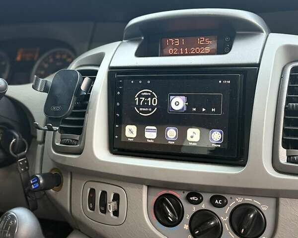 Сірий Опель Віваро, об'ємом двигуна 2.5 л та пробігом 317 тис. км за 11700 $, фото 14 на Automoto.ua