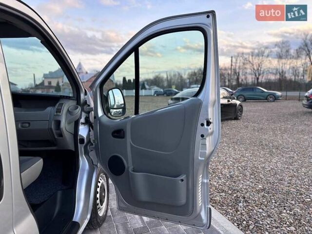 Сірий Опель Віваро, об'ємом двигуна 2 л та пробігом 243 тис. км за 13499 $, фото 15 на Automoto.ua