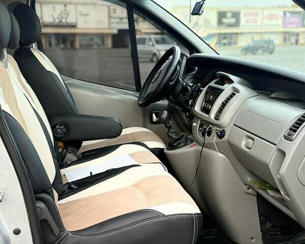 Сірий Опель Віваро, об'ємом двигуна 2.5 л та пробігом 317 тис. км за 11700 $, фото 17 на Automoto.ua