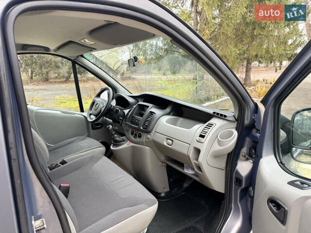 Серый Опель Виваро, объемом двигателя 2 л и пробегом 223 тыс. км за 12900 $, фото 22 на Automoto.ua