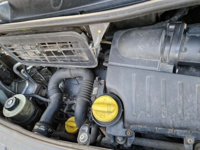 Сірий Опель Віваро, об'ємом двигуна 2 л та пробігом 256 тис. км за 7100 $, фото 23 на Automoto.ua