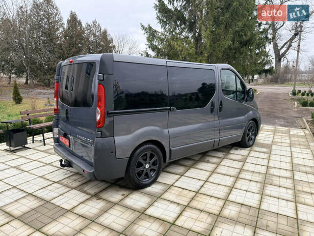 Серый Опель Виваро, объемом двигателя 2 л и пробегом 223 тыс. км за 12900 $, фото 3 на Automoto.ua