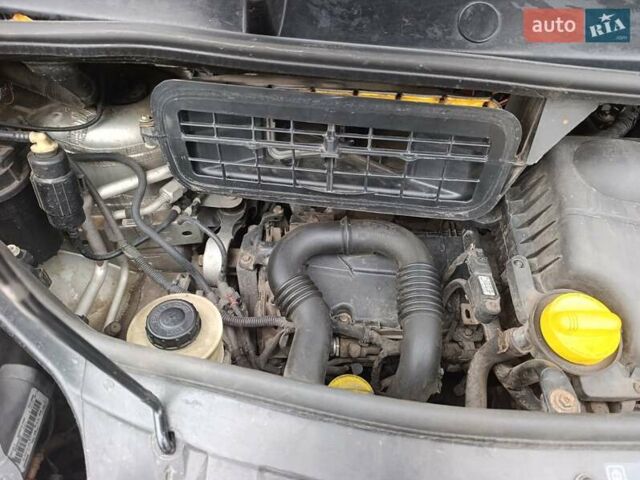 Серый Опель Виваро, объемом двигателя 2 л и пробегом 290 тыс. км за 10300 $, фото 30 на Automoto.ua