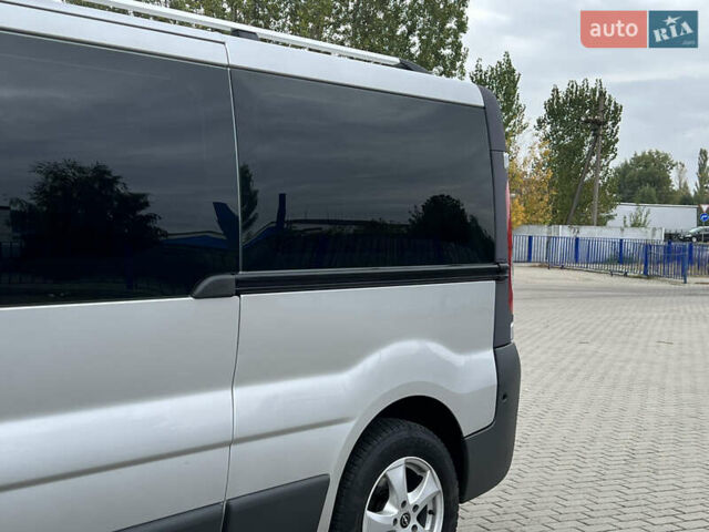 Серый Опель Виваро, объемом двигателя 2.5 л и пробегом 299 тыс. км за 13700 $, фото 19 на Automoto.ua