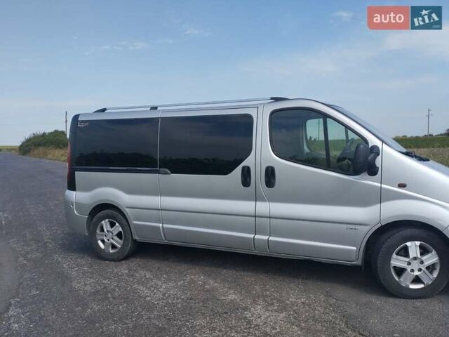 Сірий Опель Віваро, об'ємом двигуна 2.5 л та пробігом 248 тис. км за 13650 $, фото 6 на Automoto.ua
