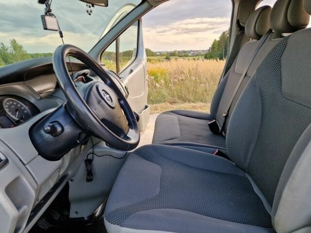 Сірий Опель Віваро, об'ємом двигуна 2 л та пробігом 256 тис. км за 7100 $, фото 21 на Automoto.ua