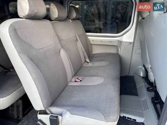 Сірий Опель Віваро, об'ємом двигуна 2 л та пробігом 243 тис. км за 13499 $, фото 21 на Automoto.ua