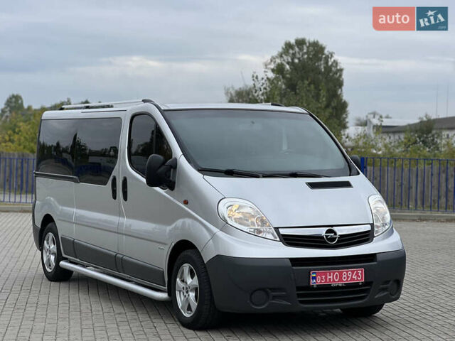 Серый Опель Виваро, объемом двигателя 2.5 л и пробегом 299 тыс. км за 13700 $, фото 11 на Automoto.ua