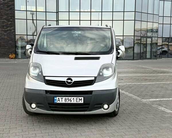 Сірий Опель Віваро, об'ємом двигуна 2.5 л та пробігом 317 тис. км за 11700 $, фото 9 на Automoto.ua