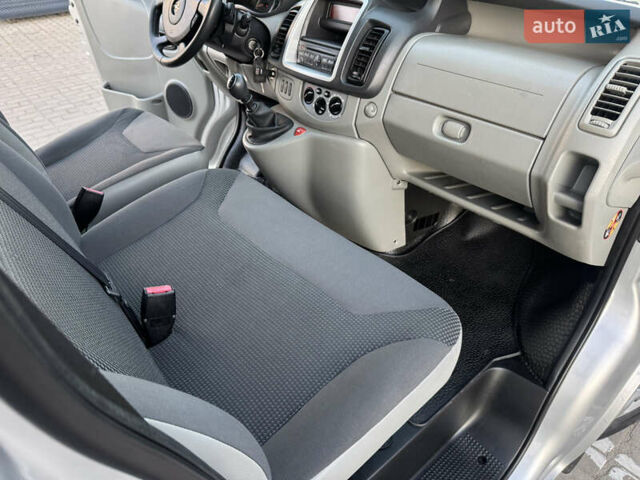 Серый Опель Виваро, объемом двигателя 2 л и пробегом 285 тыс. км за 13950 $, фото 52 на Automoto.ua