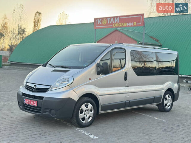 Серый Опель Виваро, объемом двигателя 2 л и пробегом 285 тыс. км за 13950 $, фото 5 на Automoto.ua
