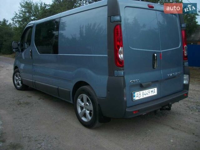 Серый Опель Виваро, объемом двигателя 2.46 л и пробегом 285 тыс. км за 13600 $, фото 5 на Automoto.ua