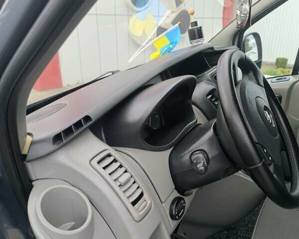 Серый Опель Виваро, объемом двигателя 2 л и пробегом 237 тыс. км за 16150 $, фото 133 на Automoto.ua