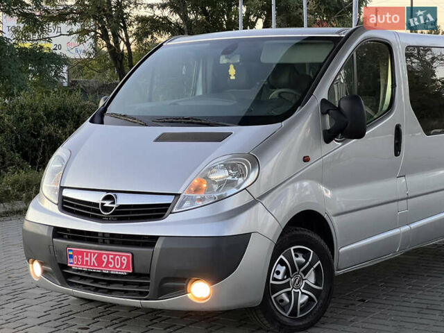 Сірий Опель Віваро, об'ємом двигуна 2 л та пробігом 287 тис. км за 13800 $, фото 1 на Automoto.ua