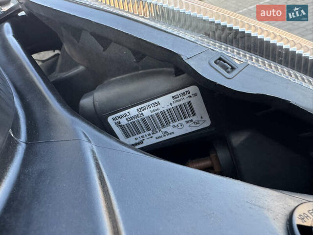 Серый Опель Виваро, объемом двигателя 2 л и пробегом 285 тыс. км за 13950 $, фото 65 на Automoto.ua