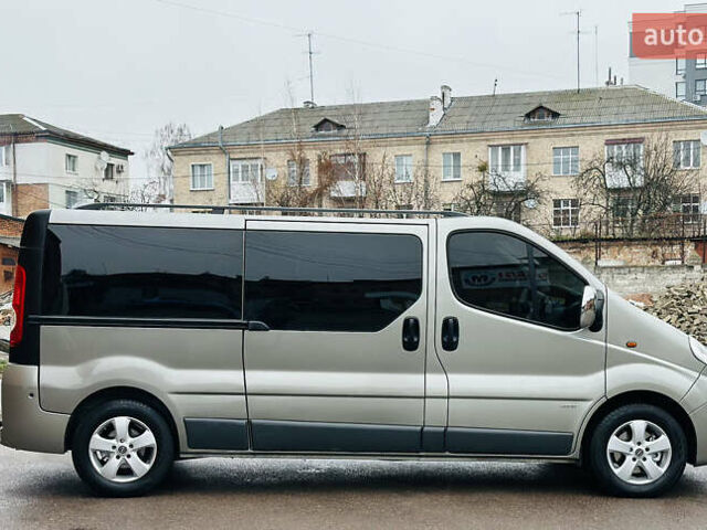 Сірий Опель Віваро, об'ємом двигуна 2 л та пробігом 264 тис. км за 14500 $, фото 7 на Automoto.ua