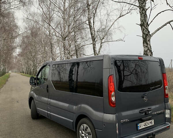 Серый Опель Виваро, объемом двигателя 2.46 л и пробегом 340 тыс. км за 15695 $, фото 3 на Automoto.ua