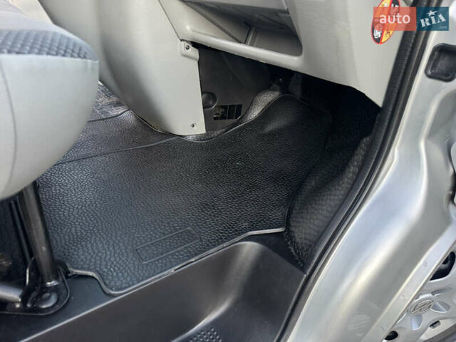 Серый Опель Виваро, объемом двигателя 2 л и пробегом 285 тыс. км за 13950 $, фото 50 на Automoto.ua