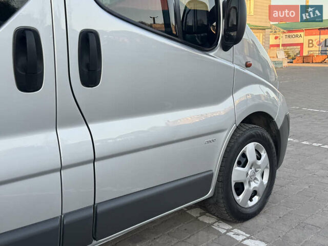 Серый Опель Виваро, объемом двигателя 2 л и пробегом 285 тыс. км за 13950 $, фото 40 на Automoto.ua