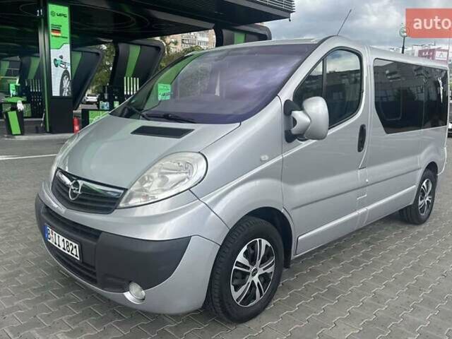 Серый Опель Виваро, объемом двигателя 2 л и пробегом 250 тыс. км за 13999 $, фото 8 на Automoto.ua