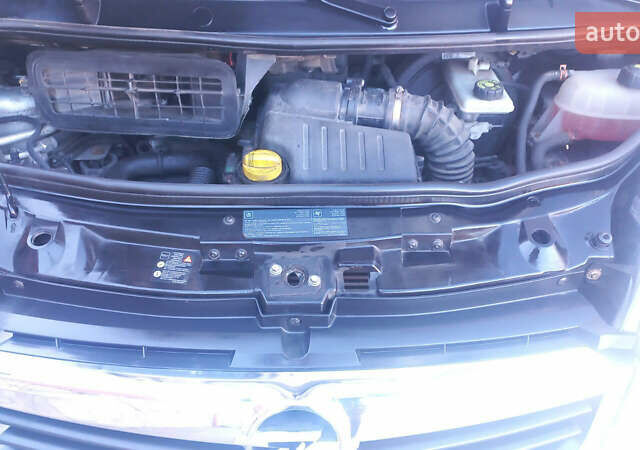 Серый Опель Виваро, объемом двигателя 2 л и пробегом 297 тыс. км за 12200 $, фото 14 на Automoto.ua