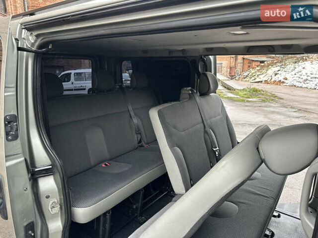 Сірий Опель Віваро, об'ємом двигуна 2 л та пробігом 264 тис. км за 14500 $, фото 14 на Automoto.ua
