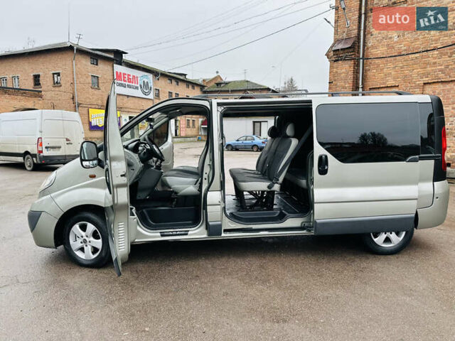 Сірий Опель Віваро, об'ємом двигуна 2 л та пробігом 264 тис. км за 14500 $, фото 22 на Automoto.ua