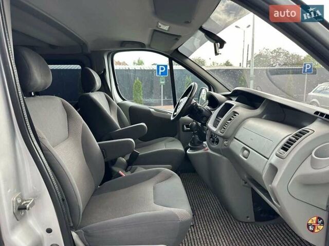 Серый Опель Виваро, объемом двигателя 2 л и пробегом 250 тыс. км за 13999 $, фото 24 на Automoto.ua