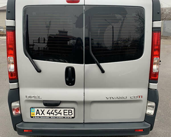Серый Опель Виваро, объемом двигателя 2 л и пробегом 278 тыс. км за 11700 $, фото 7 на Automoto.ua