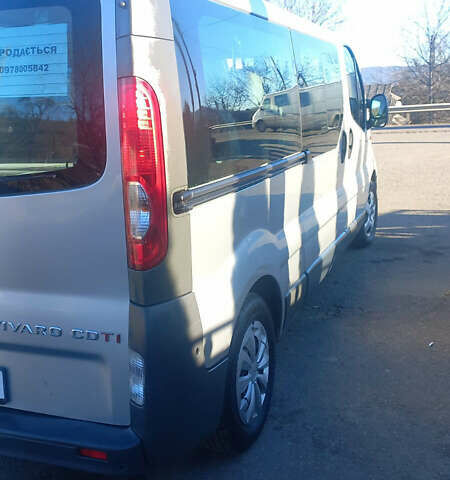 Серый Опель Виваро, объемом двигателя 2 л и пробегом 297 тыс. км за 12200 $, фото 5 на Automoto.ua