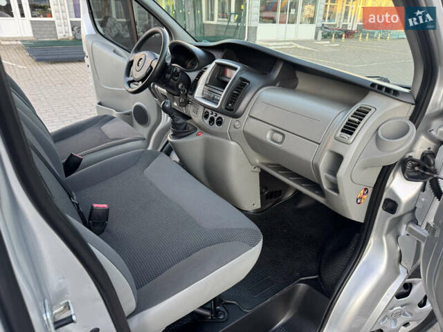 Серый Опель Виваро, объемом двигателя 2 л и пробегом 285 тыс. км за 13950 $, фото 47 на Automoto.ua