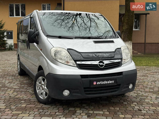 Серый Опель Виваро, объемом двигателя 2 л и пробегом 278 тыс. км за 12700 $, фото 3 на Automoto.ua