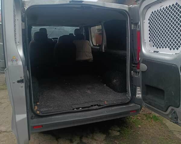 Серый Опель Виваро, объемом двигателя 1.9 л и пробегом 442 тыс. км за 11500 $, фото 3 на Automoto.ua