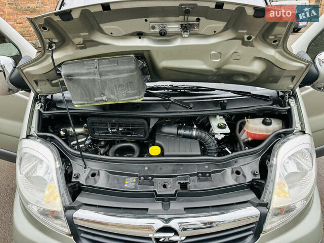 Сірий Опель Віваро, об'ємом двигуна 2 л та пробігом 264 тис. км за 14500 $, фото 20 на Automoto.ua