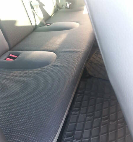 Серый Опель Виваро, объемом двигателя 2 л и пробегом 297 тыс. км за 12200 $, фото 7 на Automoto.ua