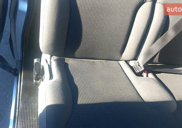 Серый Опель Виваро, объемом двигателя 2 л и пробегом 297 тыс. км за 12200 $, фото 6 на Automoto.ua