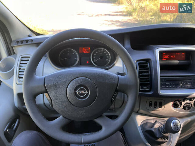 Сірий Опель Віваро, об'ємом двигуна 2 л та пробігом 287 тис. км за 13800 $, фото 39 на Automoto.ua