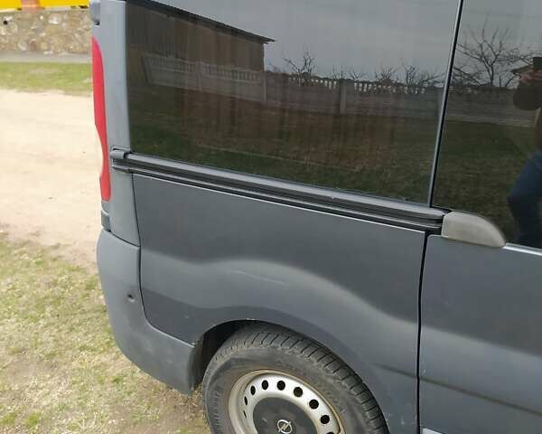 Серый Опель Виваро, объемом двигателя 2 л и пробегом 338 тыс. км за 9800 $, фото 11 на Automoto.ua