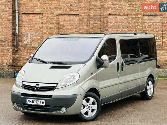 Сірий Опель Віваро, об'ємом двигуна 2 л та пробігом 264 тис. км за 14500 $, фото 9 на Automoto.ua