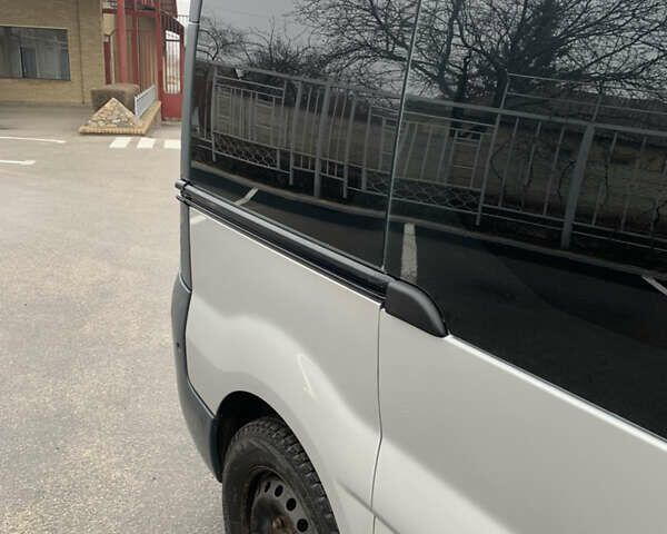 Серый Опель Виваро, объемом двигателя 2 л и пробегом 278 тыс. км за 11700 $, фото 6 на Automoto.ua