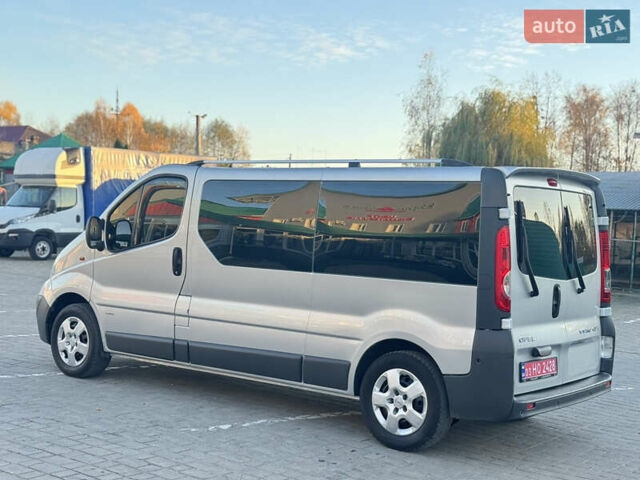 Серый Опель Виваро, объемом двигателя 2 л и пробегом 285 тыс. км за 13950 $, фото 9 на Automoto.ua