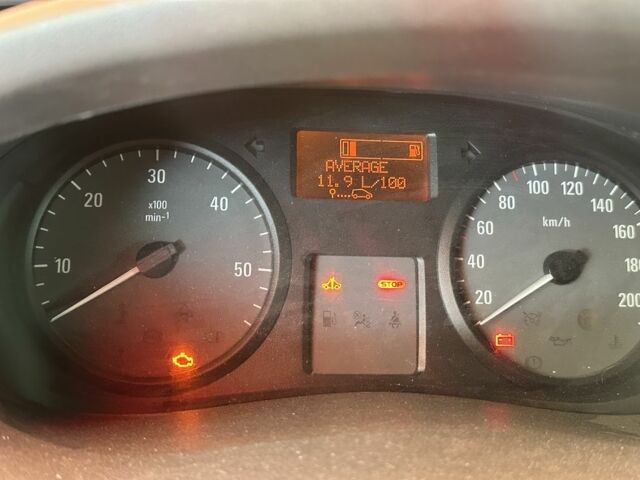 Сірий Опель Віваро, об'ємом двигуна 2 л та пробігом 334 тис. км за 8000 $, фото 9 на Automoto.ua