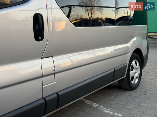 Серый Опель Виваро, объемом двигателя 2 л и пробегом 285 тыс. км за 13950 $, фото 30 на Automoto.ua