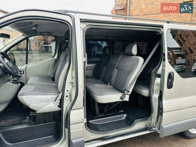 Сірий Опель Віваро, об'ємом двигуна 2 л та пробігом 264 тис. км за 14500 $, фото 11 на Automoto.ua