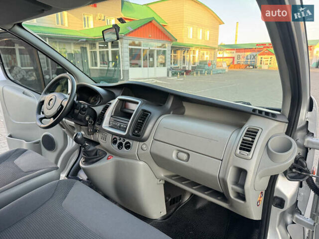 Серый Опель Виваро, объемом двигателя 2 л и пробегом 285 тыс. км за 13950 $, фото 51 на Automoto.ua