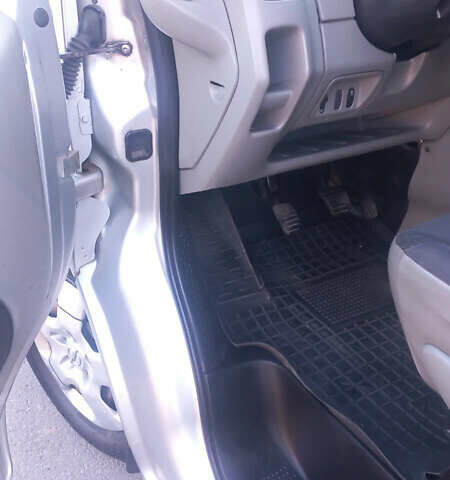 Серый Опель Виваро, объемом двигателя 2 л и пробегом 297 тыс. км за 12200 $, фото 15 на Automoto.ua